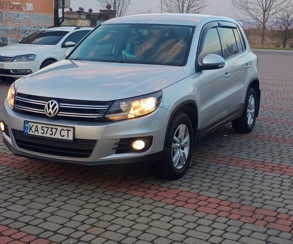 Серый Фольксваген Тигуан, объемом двигателя 2 л и пробегом 193 тыс. км за 10500 $, фото 5 на Automoto.ua