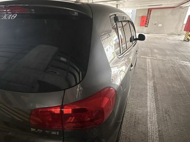 Серый Фольксваген Тигуан, объемом двигателя 2 л и пробегом 199 тыс. км за 11999 $, фото 3 на Automoto.ua