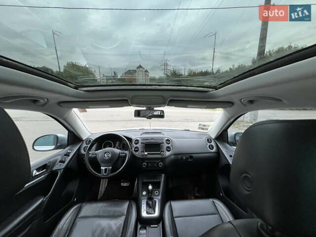 Серый Фольксваген Тигуан, объемом двигателя 2 л и пробегом 216 тыс. км за 10999 $, фото 18 на Automoto.ua