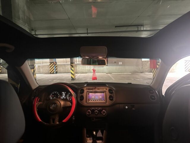 Серый Фольксваген Тигуан, объемом двигателя 2 л и пробегом 199 тыс. км за 11999 $, фото 7 на Automoto.ua