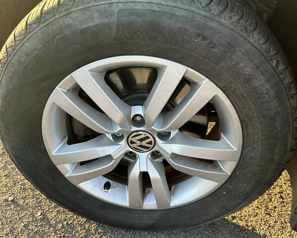 Серый Фольксваген Тигуан, объемом двигателя 1.98 л и пробегом 220 тыс. км за 11000 $, фото 16 на Automoto.ua