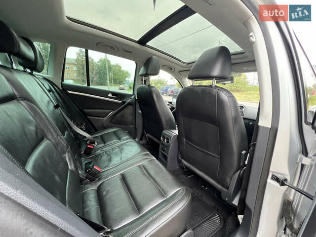 Серый Фольксваген Тигуан, объемом двигателя 2 л и пробегом 216 тыс. км за 10999 $, фото 26 на Automoto.ua