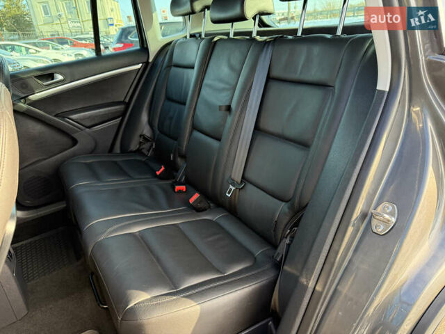 Серый Фольксваген Тигуан, объемом двигателя 2 л и пробегом 205 тыс. км за 15500 $, фото 42 на Automoto.ua