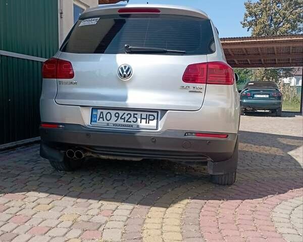 Серый Фольксваген Тигуан, объемом двигателя 2 л и пробегом 442 тыс. км за 11999 $, фото 4 на Automoto.ua