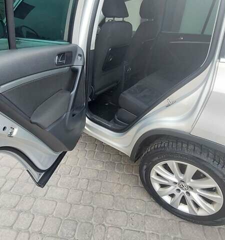 Серый Фольксваген Тигуан, объемом двигателя 1.98 л и пробегом 139 тыс. км за 14400 $, фото 9 на Automoto.ua