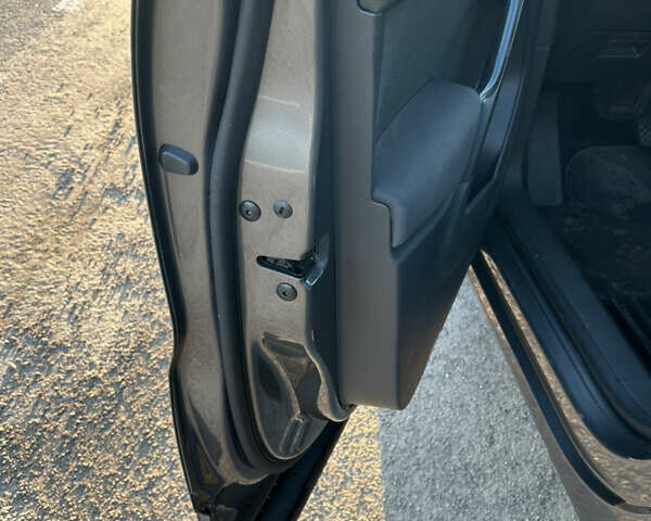 Серый Фольксваген Тигуан, объемом двигателя 1.98 л и пробегом 220 тыс. км за 11000 $, фото 10 на Automoto.ua