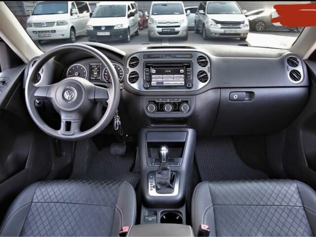 Серый Фольксваген Тигуан, объемом двигателя 2 л и пробегом 199 тыс. км за 11999 $, фото 1 на Automoto.ua