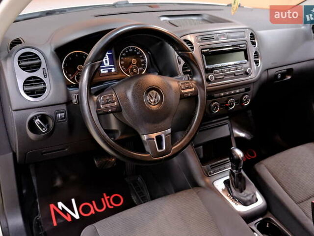 Сірий Фольксваген Тігуан, об'ємом двигуна 2 л та пробігом 170 тис. км за 9900 $, фото 27 на Automoto.ua