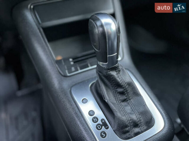 Сірий Фольксваген Тігуан, об'ємом двигуна 1.97 л та пробігом 251 тис. км за 9999 $, фото 24 на Automoto.ua