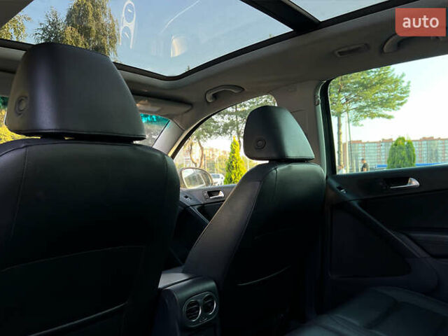 Серый Фольксваген Тигуан, объемом двигателя 2 л и пробегом 195 тыс. км за 10800 $, фото 15 на Automoto.ua