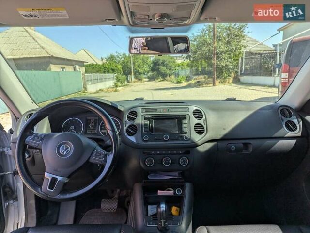 Серый Фольксваген Тигуан, объемом двигателя 1.98 л и пробегом 156 тыс. км за 12200 $, фото 7 на Automoto.ua