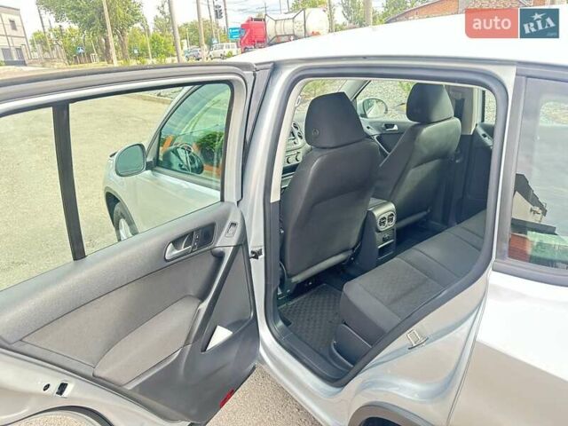 Сірий Фольксваген Тігуан, об'ємом двигуна 1.98 л та пробігом 132 тис. км за 11500 $, фото 13 на Automoto.ua