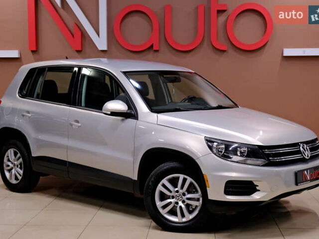 Сірий Фольксваген Тігуан, об'ємом двигуна 2 л та пробігом 170 тис. км за 9900 $, фото 4 на Automoto.ua