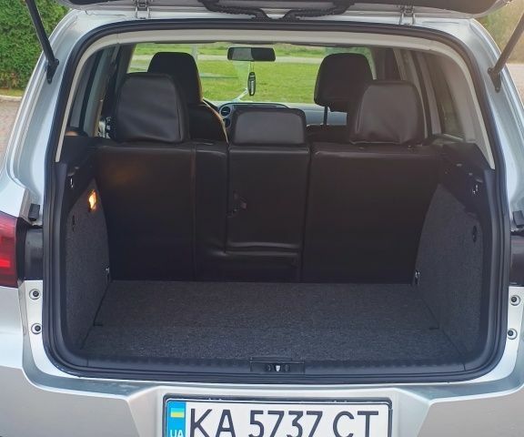 Серый Фольксваген Тигуан, объемом двигателя 2 л и пробегом 193 тыс. км за 10500 $, фото 14 на Automoto.ua