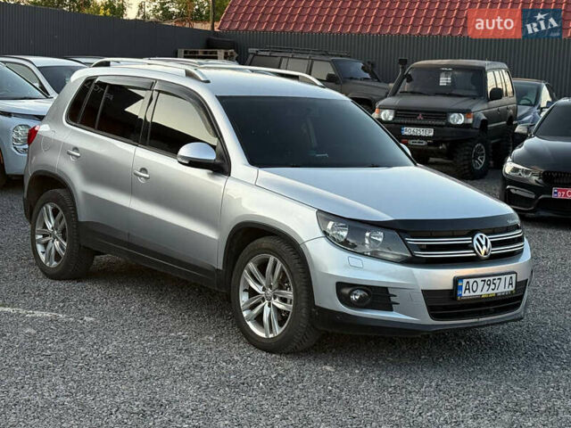 Серый Фольксваген Тигуан, объемом двигателя 1.97 л и пробегом 370 тыс. км за 11400 $, фото 2 на Automoto.ua