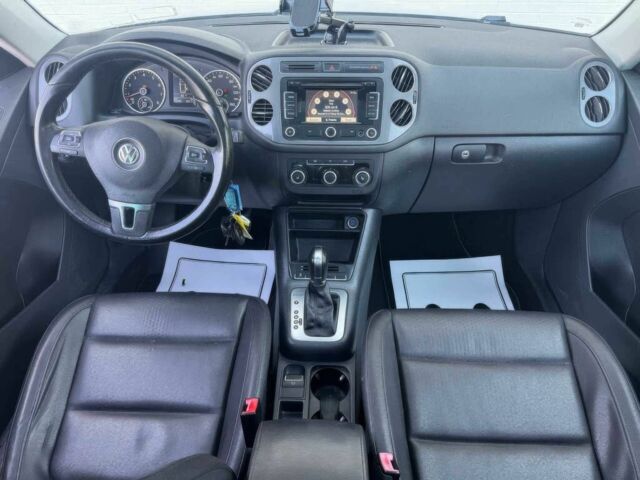 Сірий Фольксваген Тігуан, об'ємом двигуна 2 л та пробігом 98 тис. км за 7200 $, фото 7 на Automoto.ua