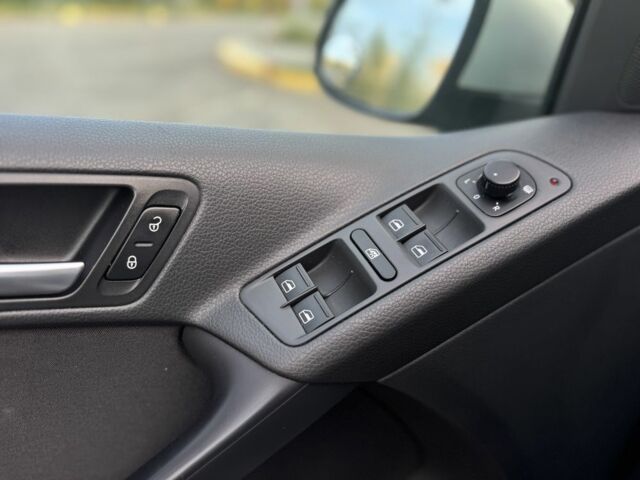 Серый Фольксваген Тигуан, объемом двигателя 2 л и пробегом 170 тыс. км за 9990 $, фото 14 на Automoto.ua