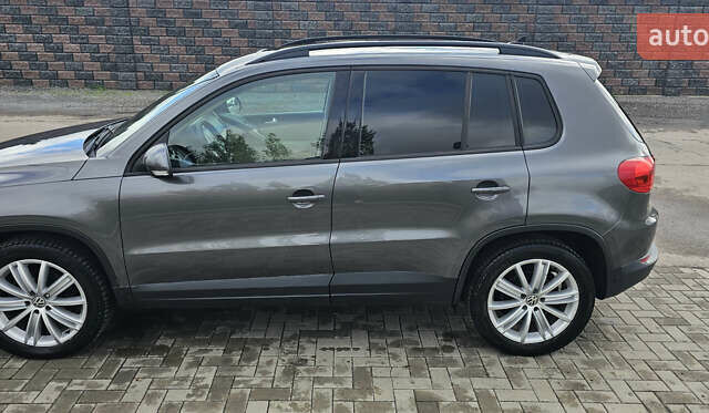 Серый Фольксваген Тигуан, объемом двигателя 2 л и пробегом 260 тыс. км за 13450 $, фото 11 на Automoto.ua