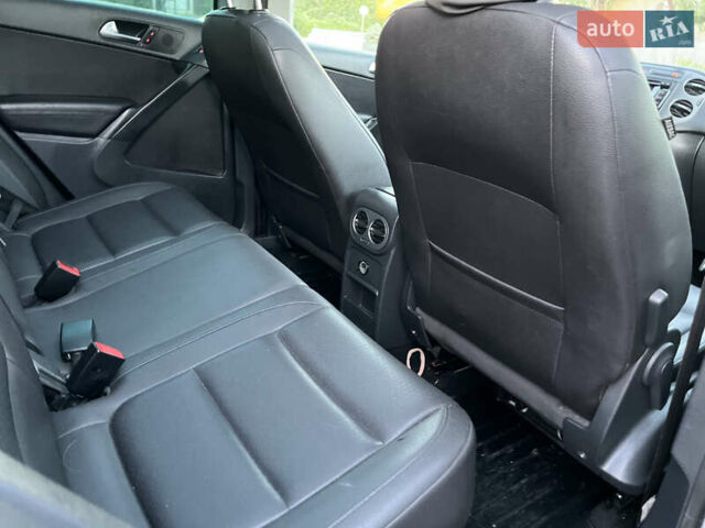 Сірий Фольксваген Тігуан, об'ємом двигуна 1.97 л та пробігом 251 тис. км за 9999 $, фото 15 на Automoto.ua