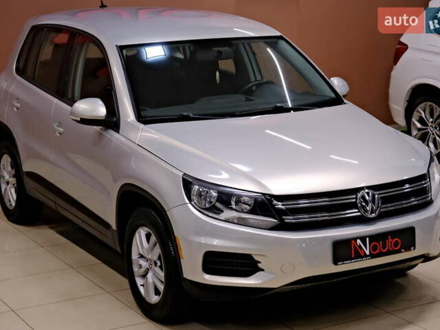 Сірий Фольксваген Тігуан, об'ємом двигуна 2 л та пробігом 170 тис. км за 9900 $, фото 3 на Automoto.ua