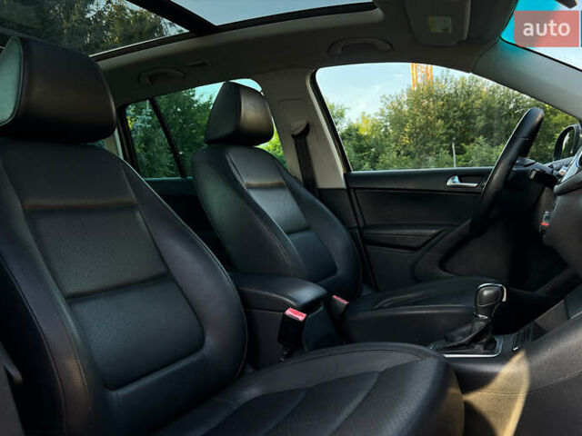 Серый Фольксваген Тигуан, объемом двигателя 2 л и пробегом 195 тыс. км за 10800 $, фото 18 на Automoto.ua