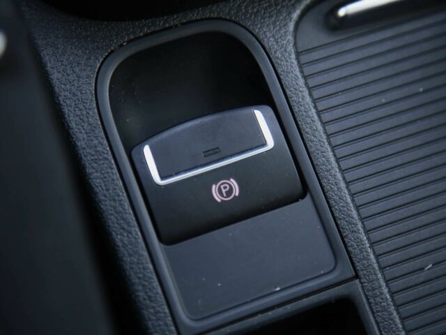 Сірий Фольксваген Тігуан, об'ємом двигуна 2 л та пробігом 129 тис. км за 11600 $, фото 19 на Automoto.ua