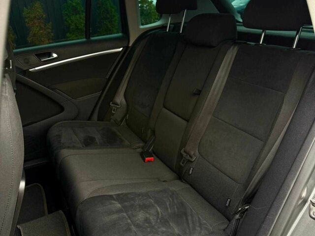 Сірий Фольксваген Тігуан, об'ємом двигуна 2 л та пробігом 186 тис. км за 14500 $, фото 18 на Automoto.ua