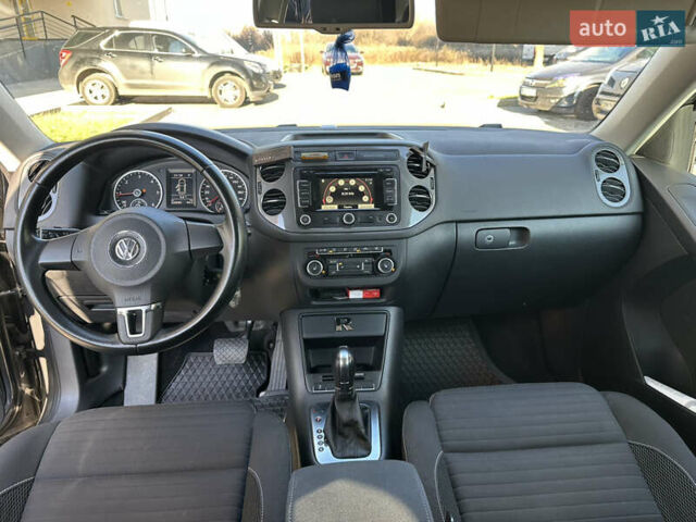 Серый Фольксваген Тигуан, объемом двигателя 1.97 л и пробегом 240 тыс. км за 15600 $, фото 9 на Automoto.ua