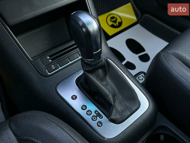 Серый Фольксваген Тигуан, объемом двигателя 2 л и пробегом 195 тыс. км за 10800 $, фото 12 на Automoto.ua