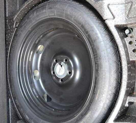 Сірий Фольксваген Тігуан, об'ємом двигуна 1.98 л та пробігом 310 тис. км за 10999 $, фото 33 на Automoto.ua