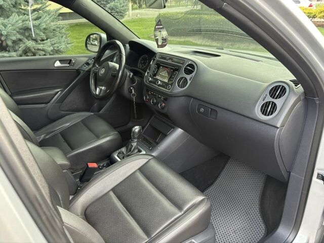 Фольксваген Тігуан 2012 у Кременчуге на Automoto.ua Сірий Фольксваген Тігуан, об'ємом двигуна 2 л та пробігом 250 тис. км за 11777 $, фото 15 на Automoto.ua