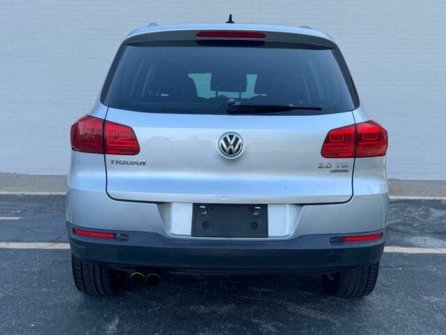 Сірий Фольксваген Тігуан, об'ємом двигуна 2 л та пробігом 98 тис. км за 7200 $, фото 3 на Automoto.ua