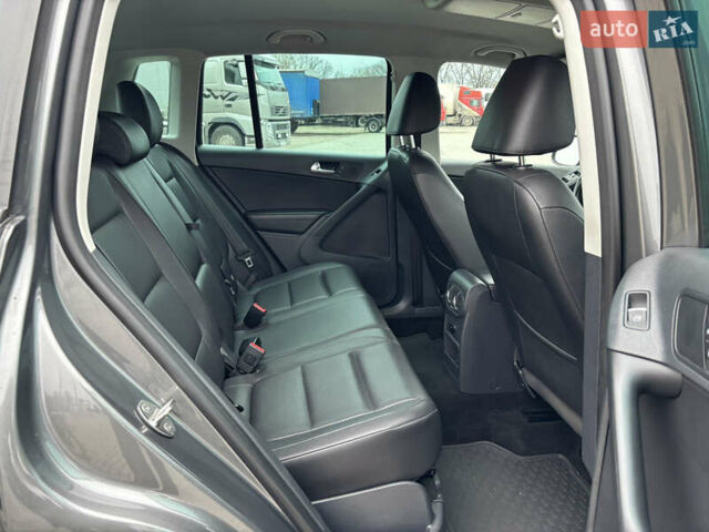 Серый Фольксваген Тигуан, объемом двигателя 1.98 л и пробегом 239 тыс. км за 11000 $, фото 15 на Automoto.ua