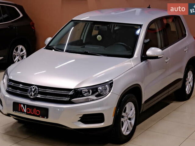 Сірий Фольксваген Тігуан, об'ємом двигуна 2 л та пробігом 170 тис. км за 9900 $, фото 2 на Automoto.ua
