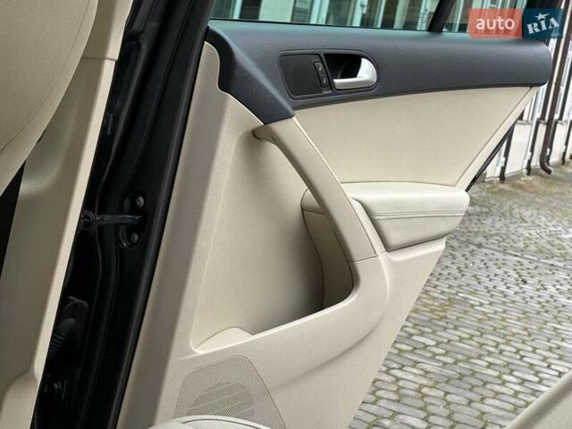 Серый Фольксваген Тигуан, объемом двигателя 1.98 л и пробегом 227 тыс. км за 10950 $, фото 32 на Automoto.ua