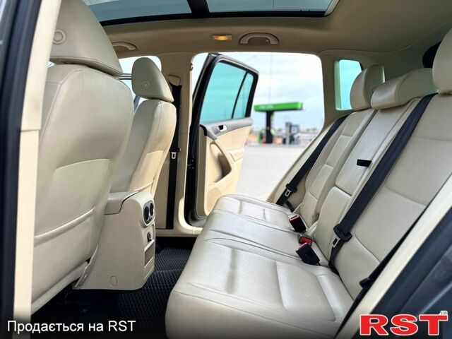 Сірий Фольксваген Тігуан, об'ємом двигуна 2 л та пробігом 184 тис. км за 11500 $, фото 8 на Automoto.ua