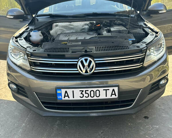 Серый Фольксваген Тигуан, объемом двигателя 1.97 л и пробегом 240 тыс. км за 15600 $, фото 6 на Automoto.ua