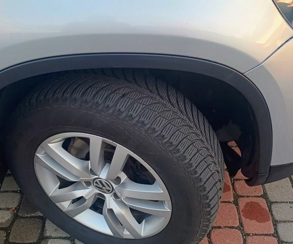 Серый Фольксваген Тигуан, объемом двигателя 2 л и пробегом 193 тыс. км за 10500 $, фото 13 на Automoto.ua