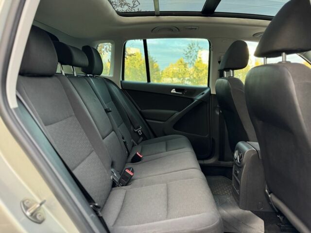 Серый Фольксваген Тигуан, объемом двигателя 2 л и пробегом 170 тыс. км за 9990 $, фото 9 на Automoto.ua