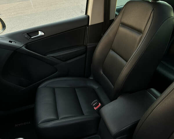 Сірий Фольксваген Тігуан, об'ємом двигуна 1.98 л та пробігом 167 тис. км за 13700 $, фото 13 на Automoto.ua