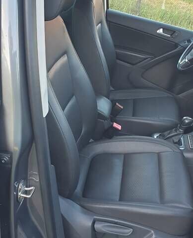 Сірий Фольксваген Тігуан, об'ємом двигуна 1.98 л та пробігом 227 тис. км за 11500 $, фото 11 на Automoto.ua