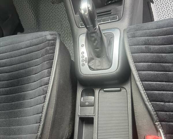 Сірий Фольксваген Тігуан, об'ємом двигуна 1.98 л та пробігом 243 тис. км за 10000 $, фото 15 на Automoto.ua