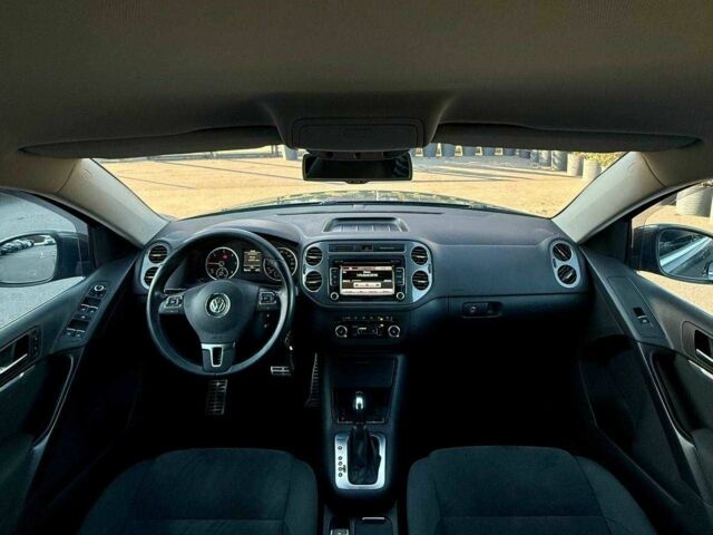 Сірий Фольксваген Тігуан, об'ємом двигуна 2 л та пробігом 186 тис. км за 14500 $, фото 20 на Automoto.ua