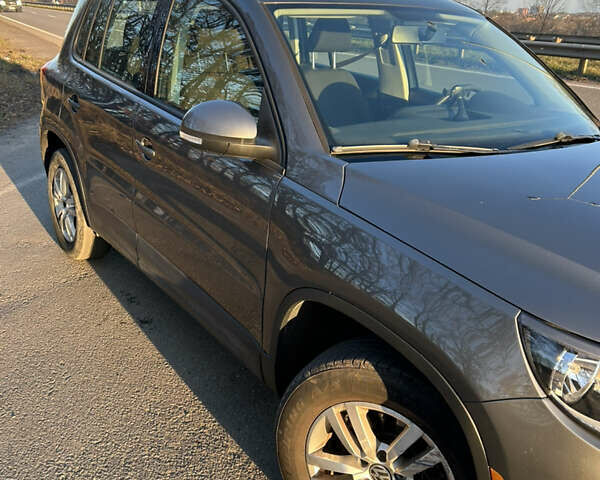 Серый Фольксваген Тигуан, объемом двигателя 1.98 л и пробегом 220 тыс. км за 11000 $, фото 27 на Automoto.ua