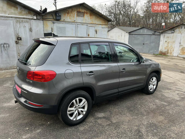 Сірий Фольксваген Тігуан, об'ємом двигуна 2 л та пробігом 224 тис. км за 8999 $, фото 12 на Automoto.ua