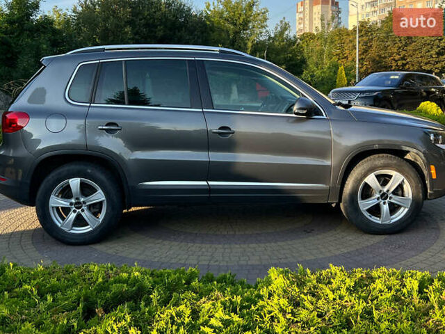 Серый Фольксваген Тигуан, объемом двигателя 2 л и пробегом 195 тыс. км за 10800 $, фото 7 на Automoto.ua
