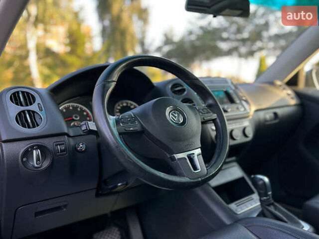 Серый Фольксваген Тигуан, объемом двигателя 2 л и пробегом 195 тыс. км за 10800 $, фото 9 на Automoto.ua