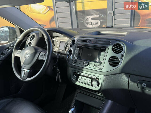 Серый Фольксваген Тигуан, объемом двигателя 2 л и пробегом 205 тыс. км за 15500 $, фото 29 на Automoto.ua