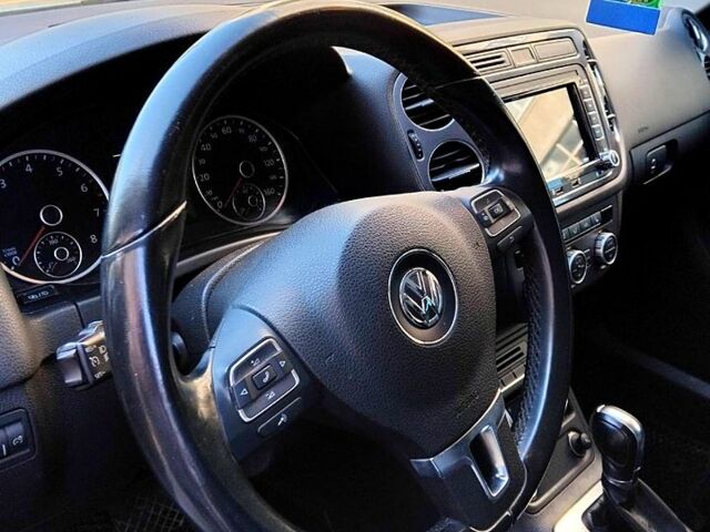 Серый Фольксваген Тигуан, объемом двигателя 2 л и пробегом 92 тыс. км за 11200 $, фото 4 на Automoto.ua