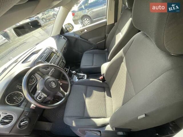 Серый Фольксваген Тигуан, объемом двигателя 1.98 л и пробегом 250 тыс. км за 13200 $, фото 6 на Automoto.ua